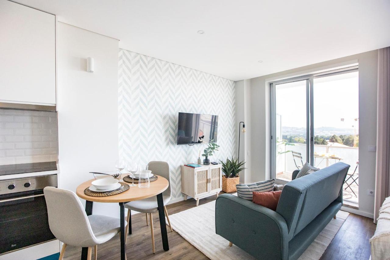 Elegant Studio W/ Ac & Balcony By Lovelystay 포르투 외부 사진